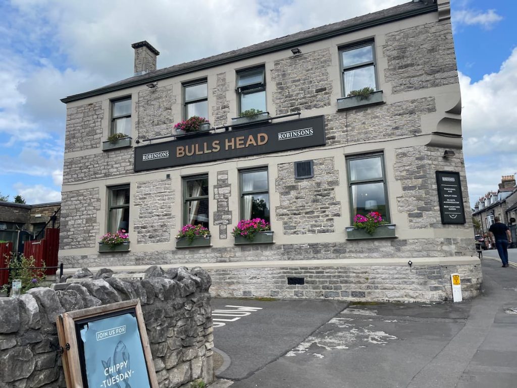 the bulls head pub castleton