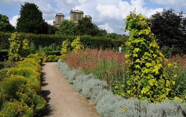 photo of hardwick hall gardens