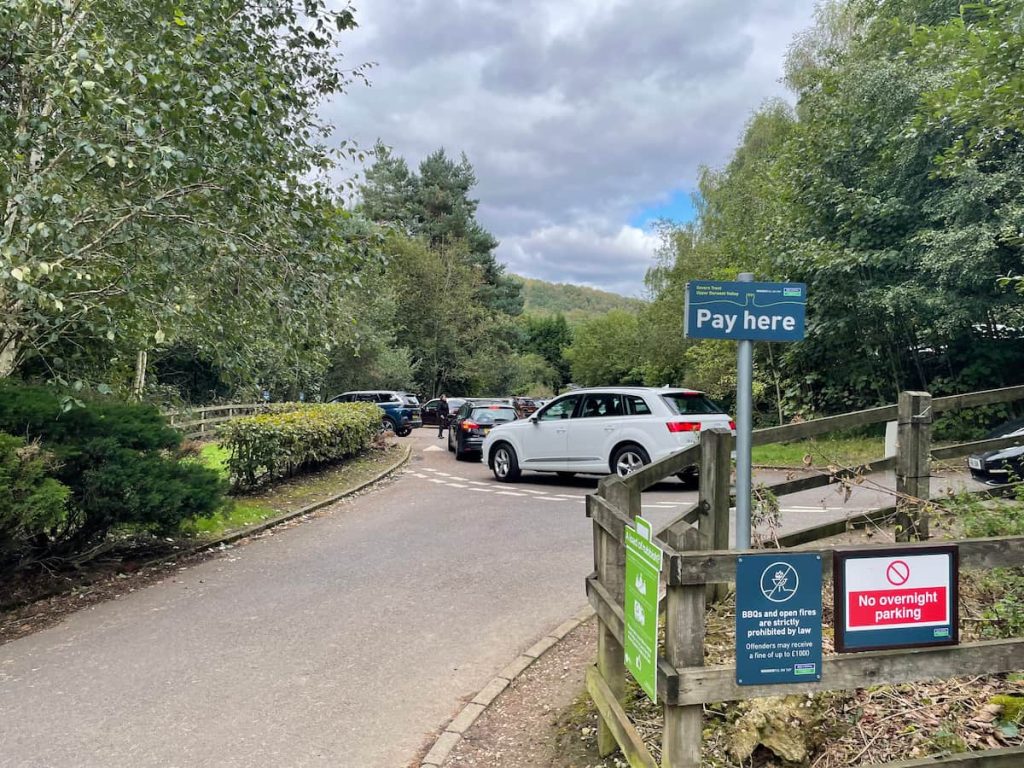 heatherdene carp park - busy and full