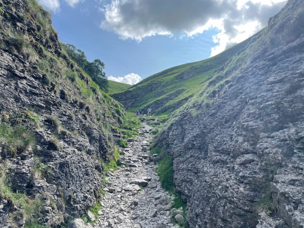 cave dale narrow part of the walk