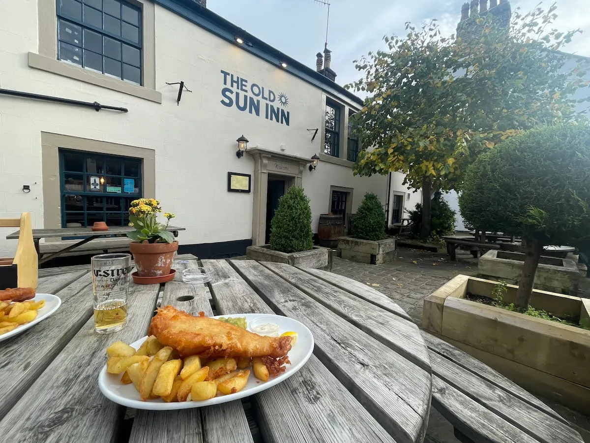 Best Peak District Pubs: Classic Grub or Cosy Gourmet (241 Reviewed)