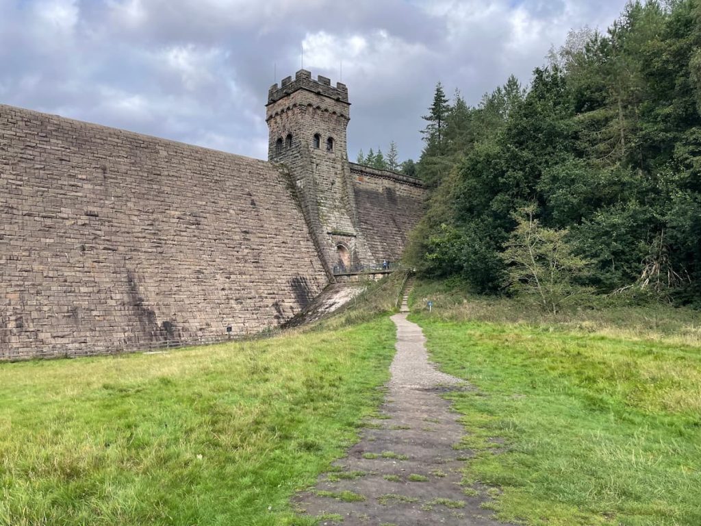 stairs on the side of derwent dam wall