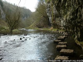 chee dale stepping stones in the peak district