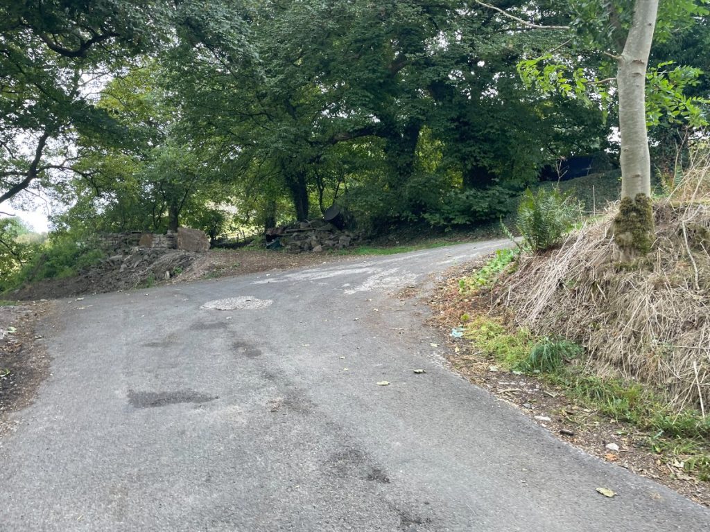main road sig sag thor's cave