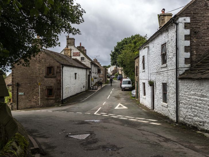 flash village - Photo © Peter McDermott (cc-by-sa/2.0)